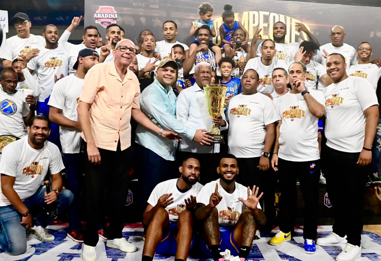 Mauricio Báez hace historia al obtener su campeonato 11