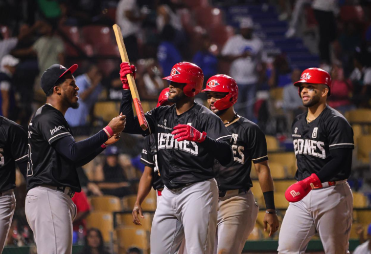 Alexander Canario lidera paliza de Leones sobre Licey