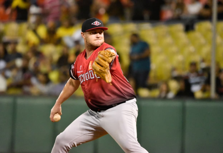 Lakins se luce en blanqueada de Leones sobre Águilas