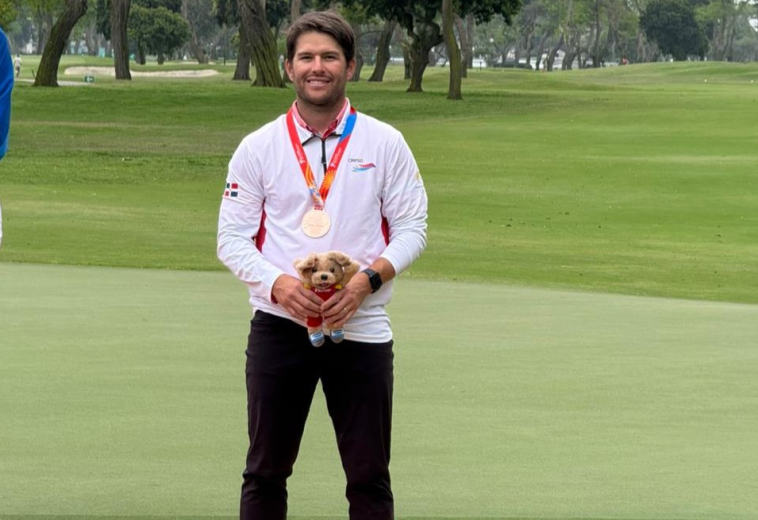 Willy Pumarol da primera medalla del golf RD en ciclo olímpico