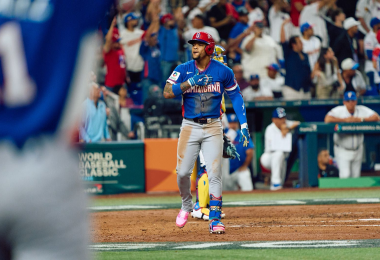 RD desata su poder ante Venezuela y avanza invicto en Clásico Mundial