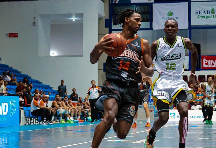 Lugic y Chalas conducen a Cañeros a superar a Soles