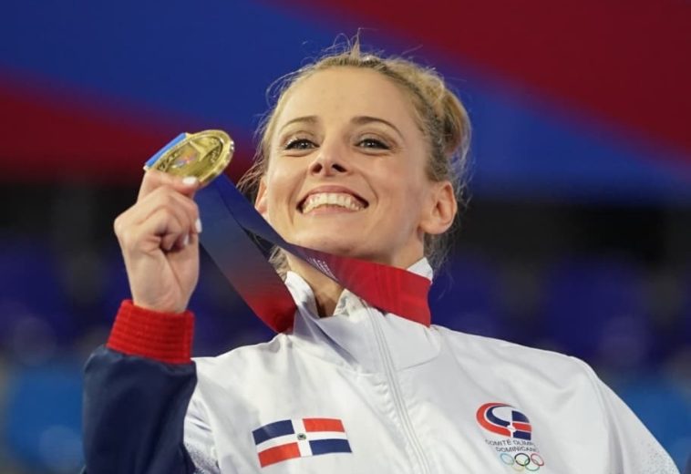 Dimitrova y Aracena se visten de oro en la kata del karate